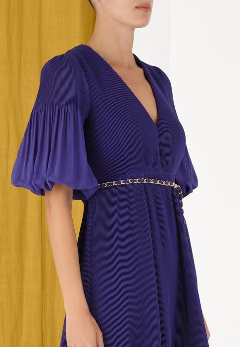 Товар синего цвета с внутренней стороны