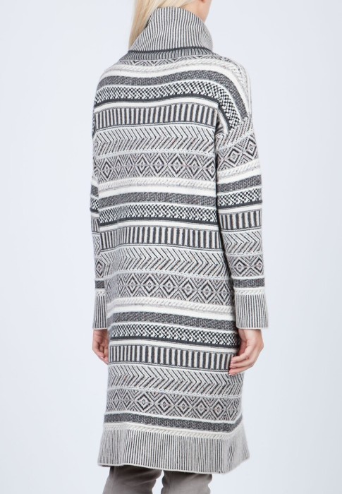 Товар серого цвета с внутренней стороны