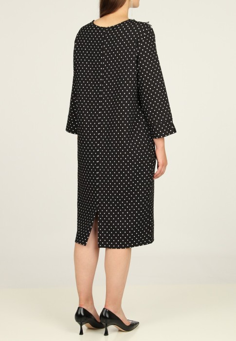 Товар черного цвета с внутренней стороны