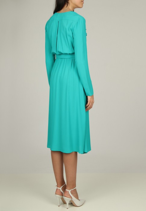 Товар зеленого цвета с внутренней стороны