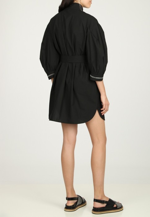 Товар черного цвета с внутренней стороны