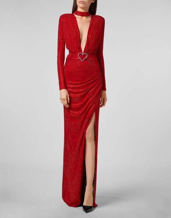 Товар красного цвета с внутренней стороны