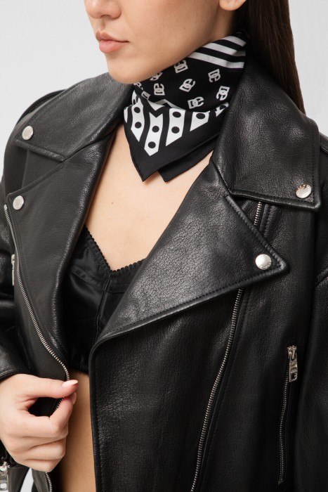 платок  модель из коллекции dna по цене 31900 руб вид справа