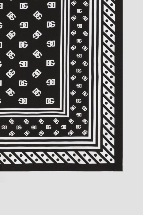 платок  модель из коллекции dna из италии вид сбоку