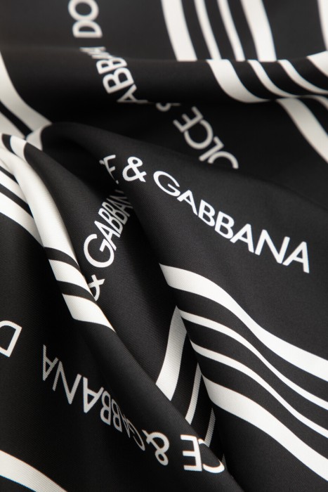 платок  от бренда dolce & gabbana вид слева