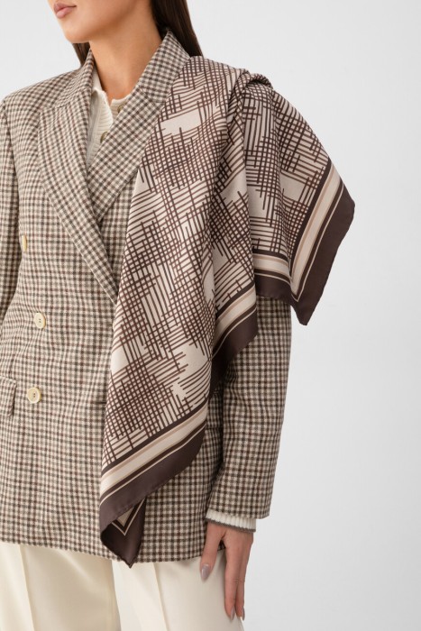 платок  по цене 27500 руб вид справа