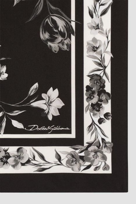 платок  от бренда dolce & gabbana вид слева