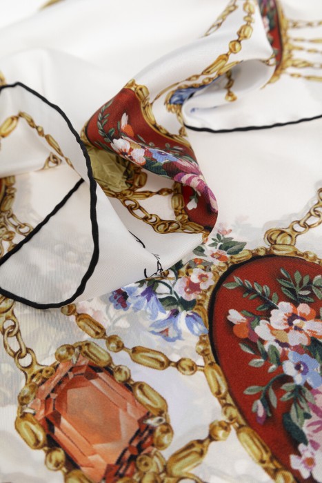 платок  из италии вид сбоку