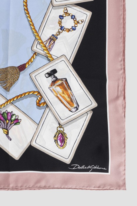 Товар разноцветного цвета с внутренней стороны