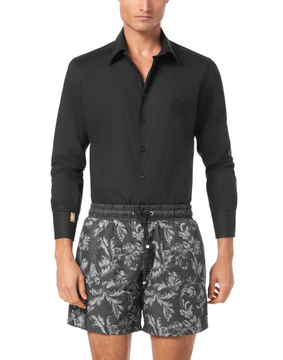 Товар черного цвета с внутренней стороны