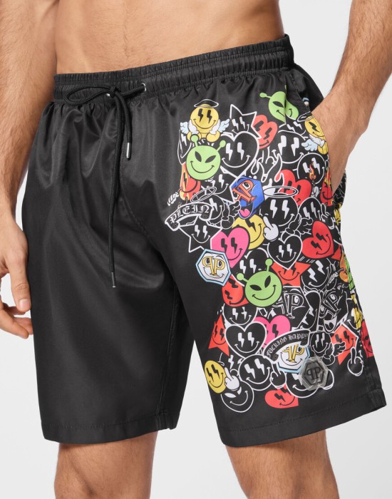 Товар черного цвета с внутренней стороны