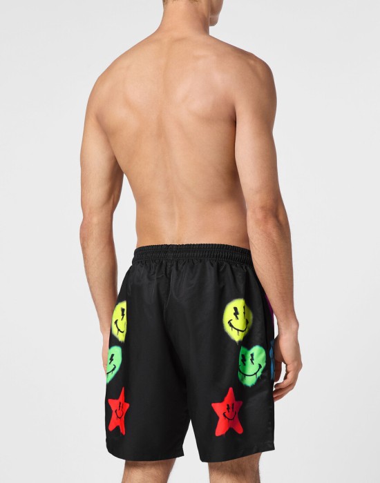 Товар черного цвета с внутренней стороны