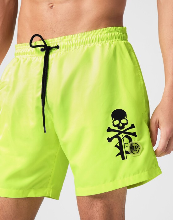 Товар желтого цвета с внутренней стороны