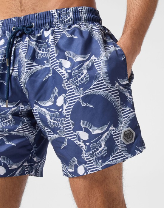 Товар синего цвета с внутренней стороны