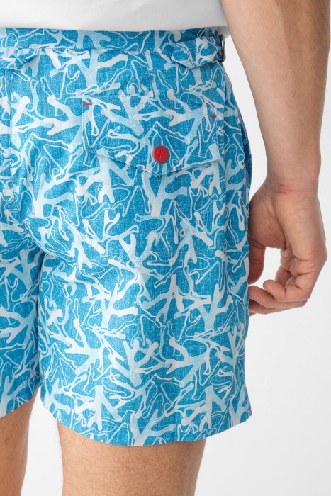 Товар голубого цвета с внутренней стороны