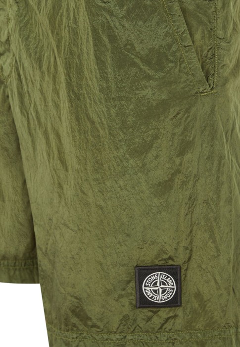 Товар зеленого цвета с внутренней стороны