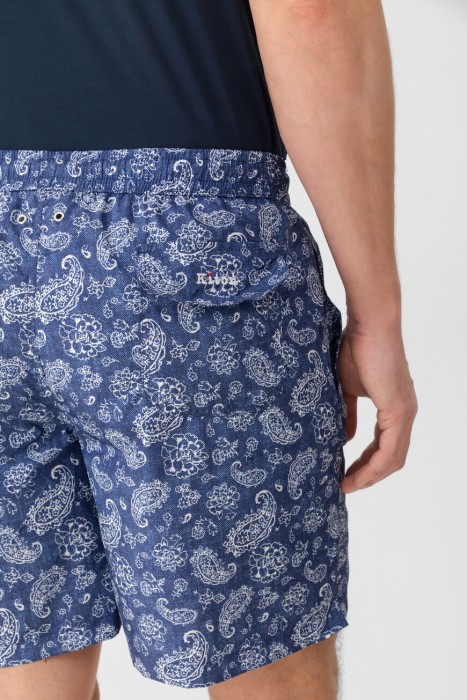 Товар разноцветного цвета с внутренней стороны