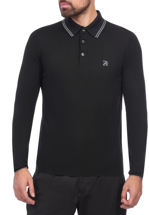 Товар черного цвета с внутренней стороны