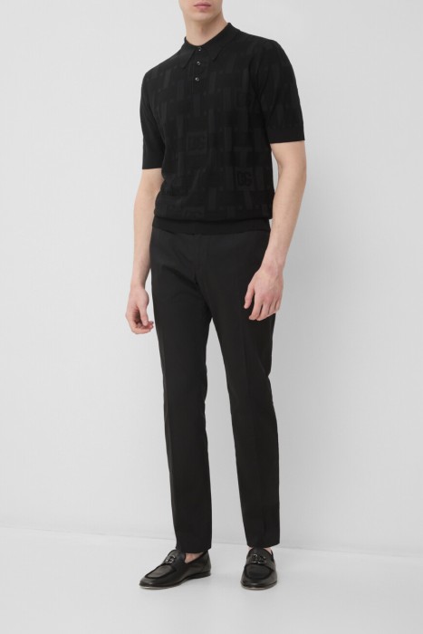 Товар черного цвета с внутренней стороны