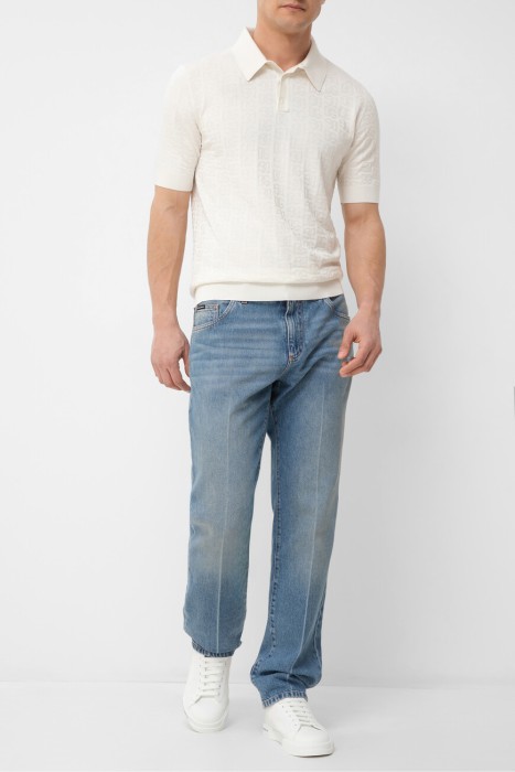 Товар белого цвета с внутренней стороны