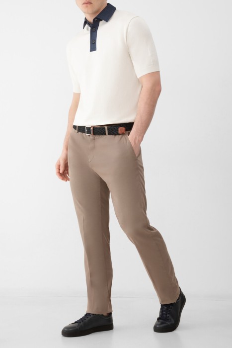 Товар белого цвета с внутренней стороны