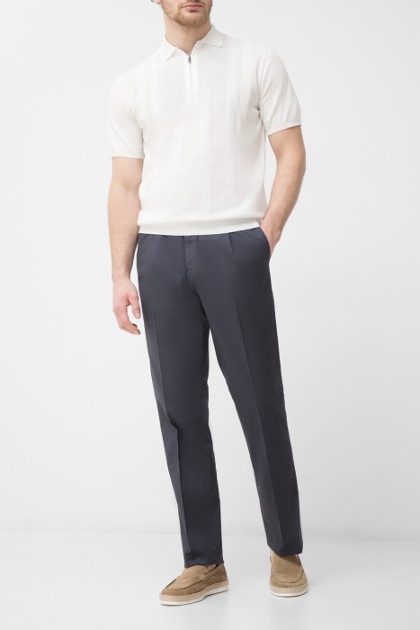 Товар белого цвета с внутренней стороны