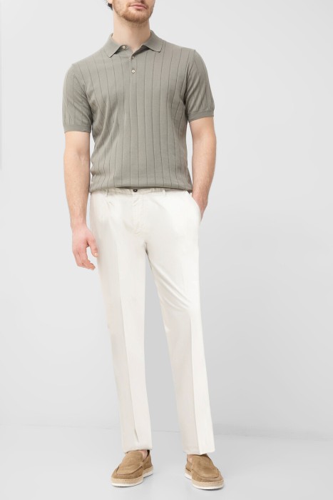 Товар зеленого цвета с внутренней стороны