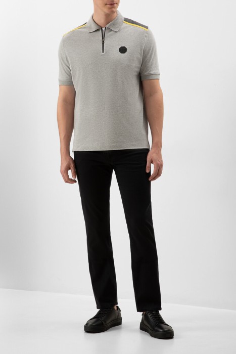 Товар серого цвета с внутренней стороны