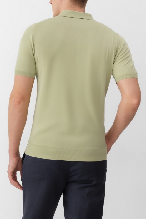 поло  модель линии «икона» (`icon`) по цене 130000 руб вид справа