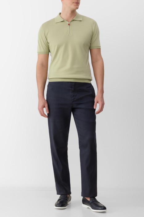 Товар зеленого цвета с внутренней стороны