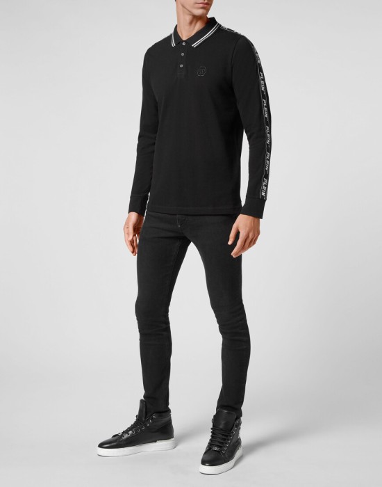 Товар черного цвета с внутренней стороны