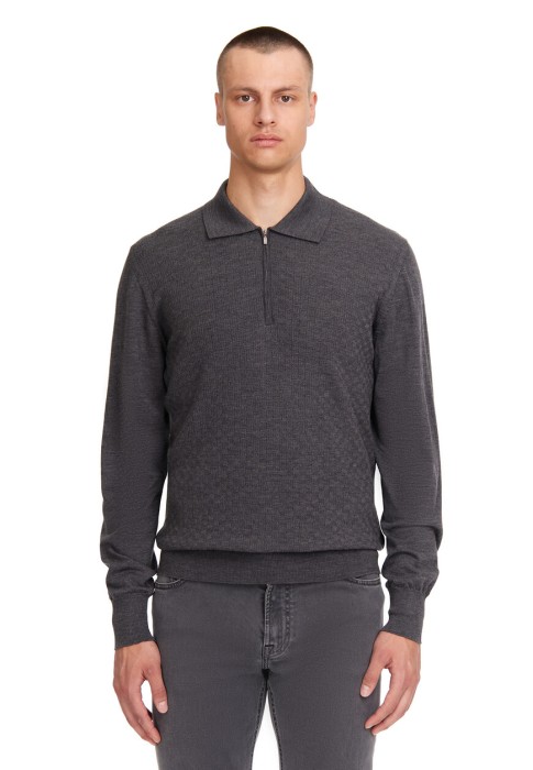 Товар серого цвета с внутренней стороны