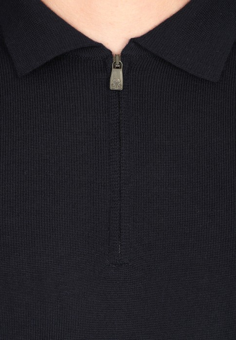 поло  из проверенных материалов спереди