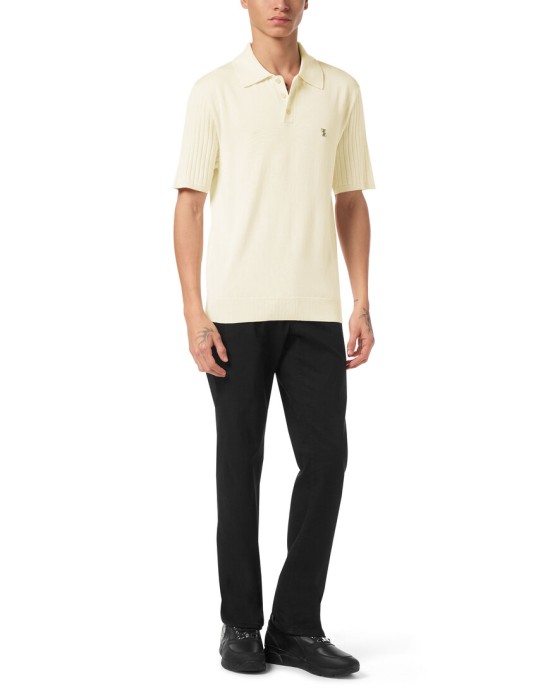 Товар белого цвета с внутренней стороны