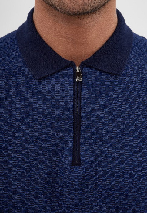 Товар синего цвета с внутренней стороны