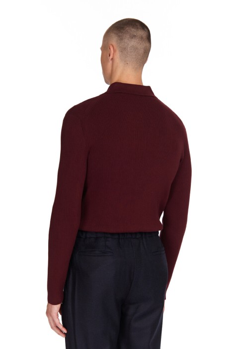 Товар бордового цвета с внутренней стороны