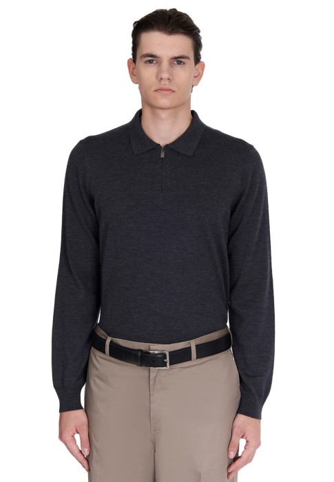 Товар серого цвета с внутренней стороны