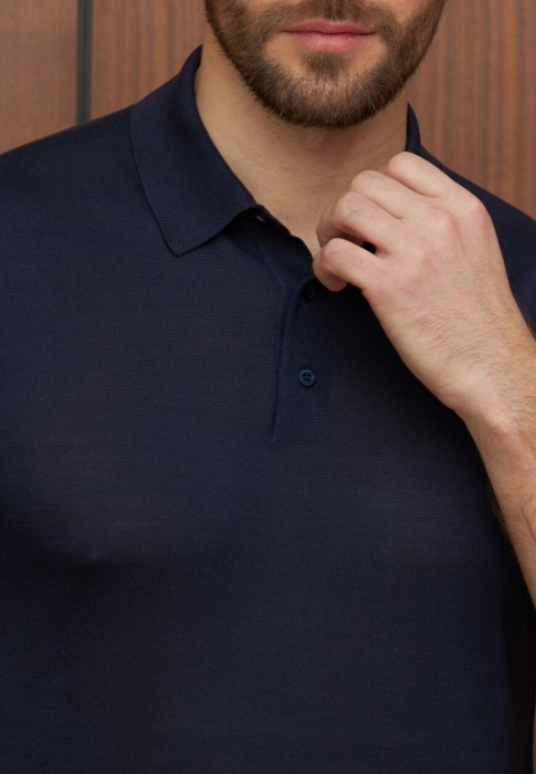 Товар синего цвета с внутренней стороны