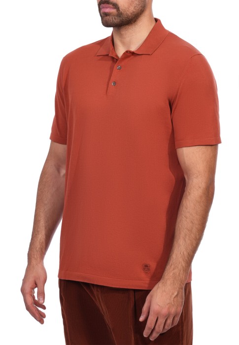 Товар коричневого цвета с внутренней стороны