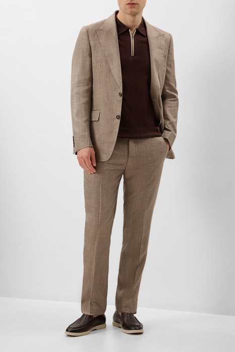 Товар бежевого цвета с внутренней стороны