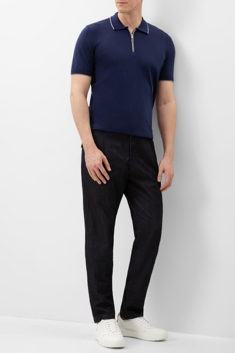 Товар синего цвета с внутренней стороны