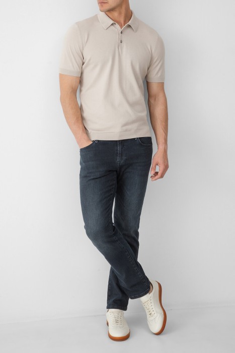 Товар бежевого цвета с внутренней стороны