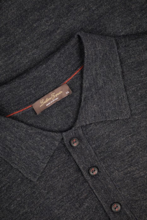 поло  из шерсти спереди