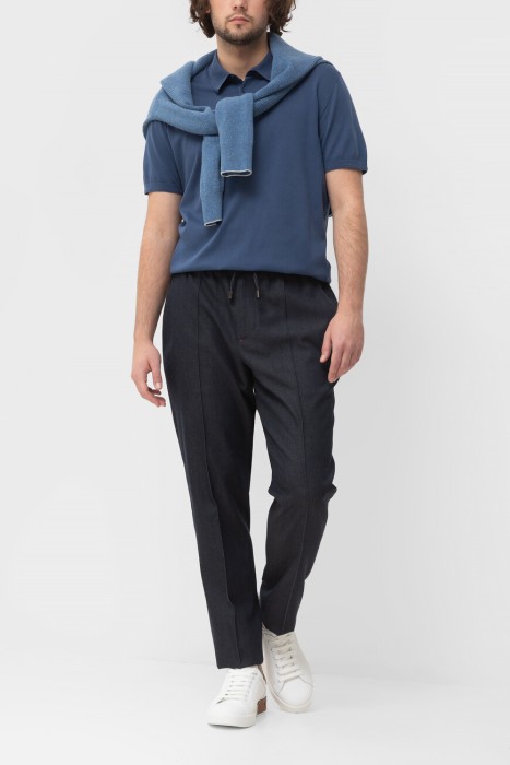 Товар синего цвета с внутренней стороны