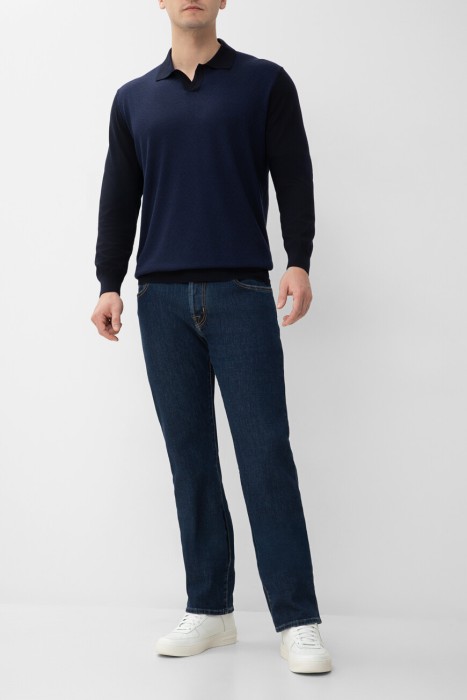 Товар синего цвета с внутренней стороны