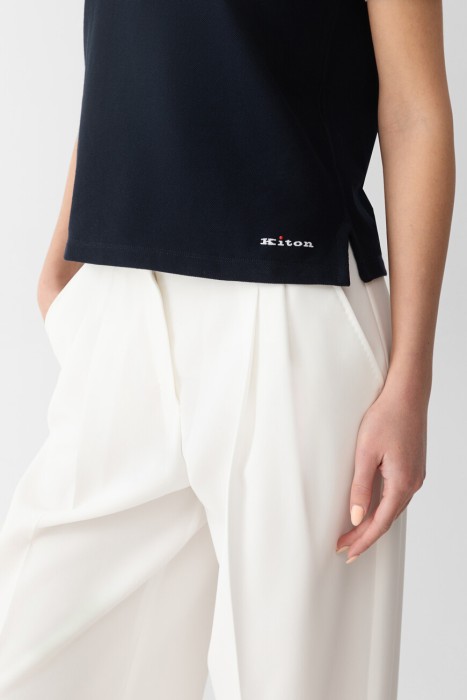 Товар синего цвета с внутренней стороны