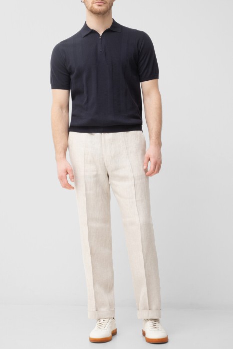 Товар синего цвета с внутренней стороны