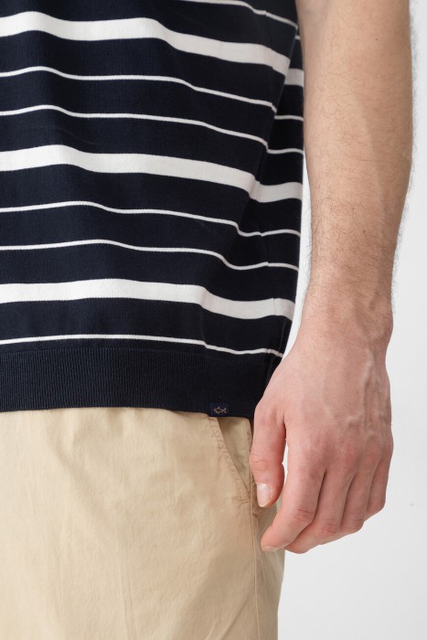 Товар разноцветного цвета с внутренней стороны