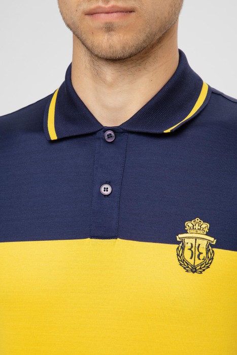 Товар синего цвета с внутренней стороны