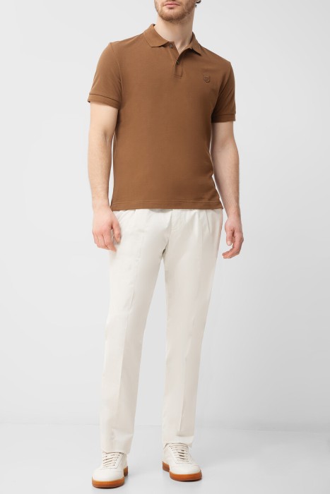 Товар коричневого цвета с внутренней стороны